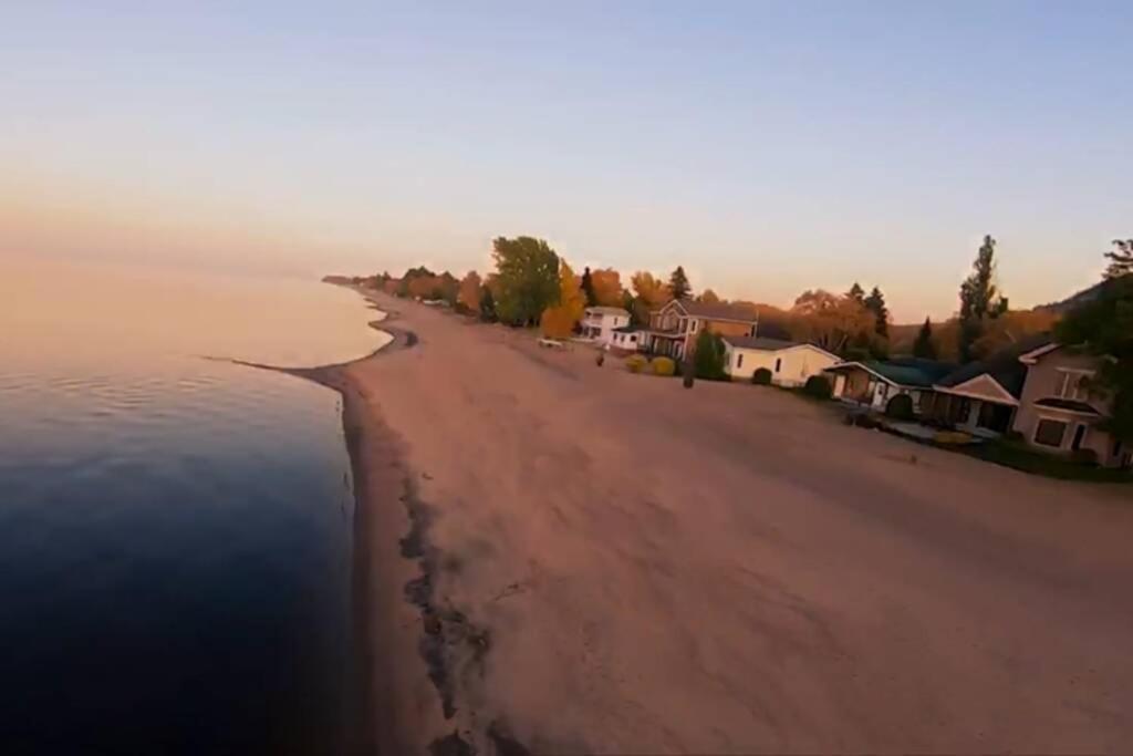 Maison Sur Le Lac Desbiens Εξωτερικό φωτογραφία