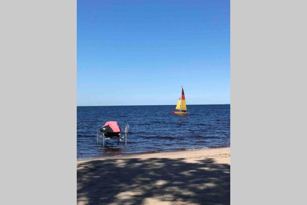 Maison Sur Le Lac Desbiens Εξωτερικό φωτογραφία